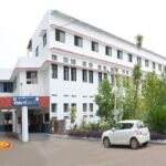 Balwant College, Vita